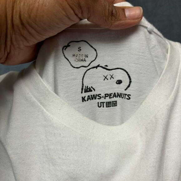 KAWS x Peanuts Woodstock Shirt Uniqlo Pocket Patch Skater Basic Snoopy Kidcore - Picture 3 of 13